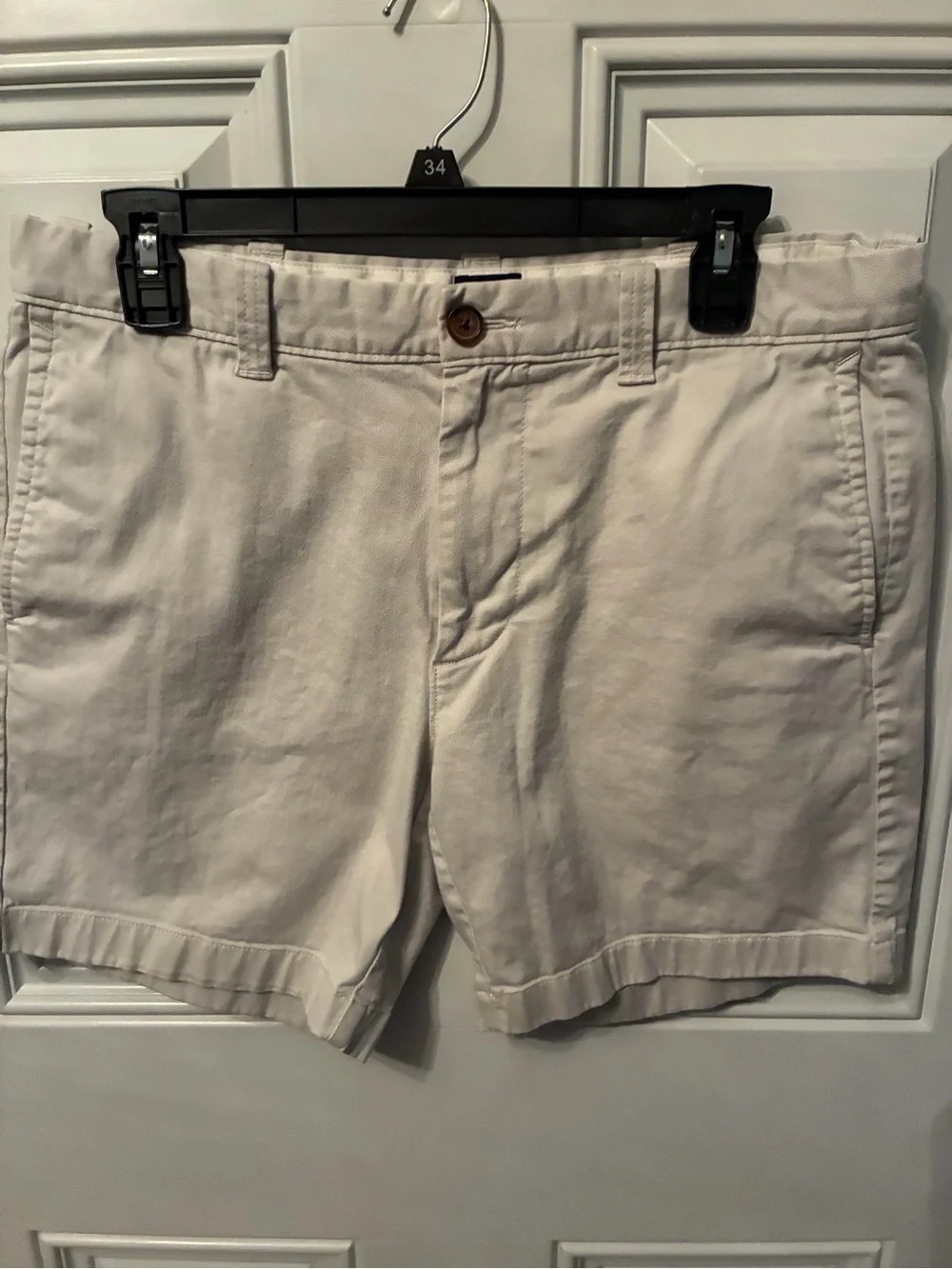 J. Crew Men’s flat front 7” shorts